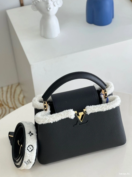 LOUIS VUITTON CAPUCINES BB 0518